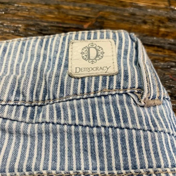Democracy Jeans Striped Distressed 12 Girlfriend NWOT Cute Boho See - Picture 1 of 16